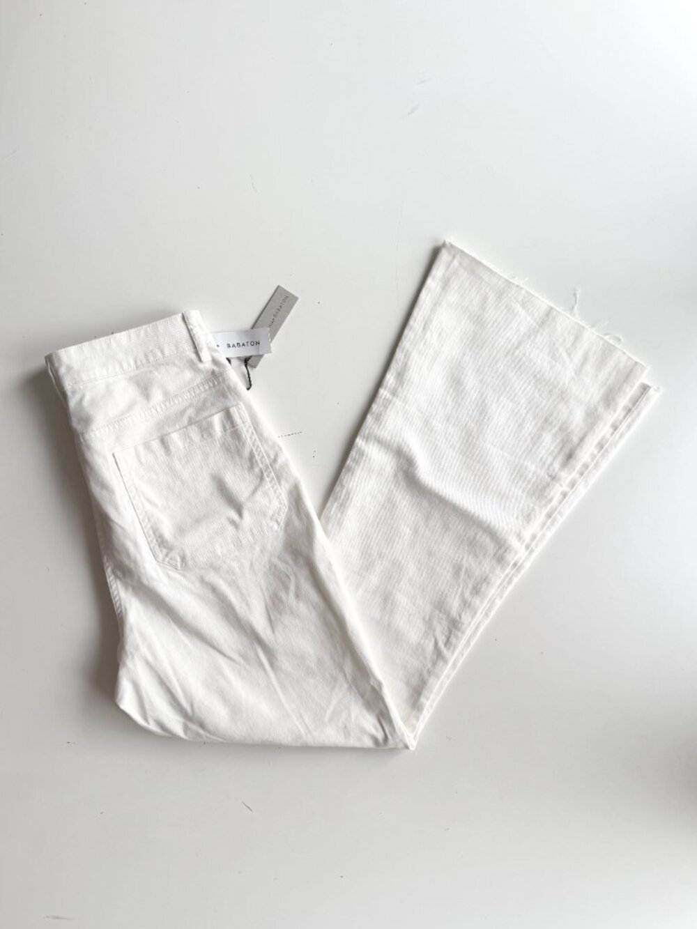 NWT Aritzia GROUP BY BABATON Jilly White Denim High Rise Flared Pants, Size 6